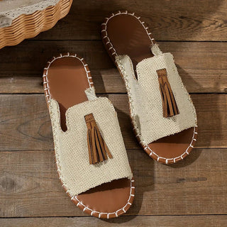 Sandales orthopédiques plates Leena beige en toile, franges marron et brides perlées