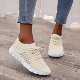 Baskets orthopédiques en maille beige clair pour femme, lacets et semelle amortissante blanche