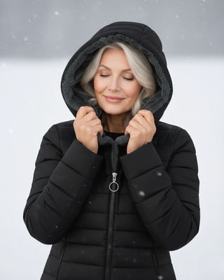 Veste matelassée noire à capuche polaire grise, zip au centre