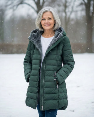 Veste Hearthline matelassée vert foncé, capuche polaire grise, zip avant et poches