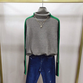 Blouse à col montant imprimé chevrons, finitions vertes, coupe droite, manches longues