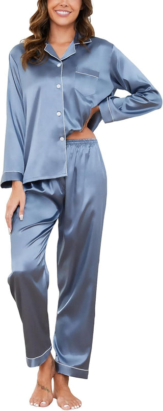 Ensemble de pyjama en satin bleu clair, chemise boutonnée col, pantalon long assorti