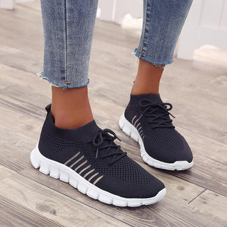 Baskets orthopédiques en maille noire pour femme, lacets et semelle amortissante blanche