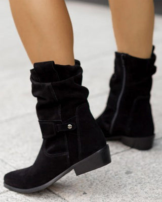 Bottes en suède noires à tige plissée, bride décorative et semelle épaisse