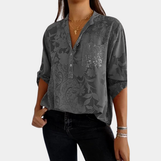 Blouse Esme™ gris foncé à encolure V, manches retroussées, imprimé floral, poche poitrine