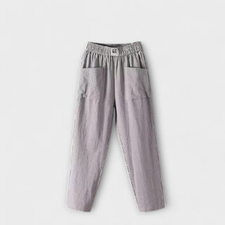 Pantalon en coton et lin gris, taille élastique, poches plaquées.