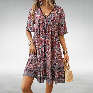 Robe courte bohème à décolleté en V, motif ethnique rouge et rose, manches évasées