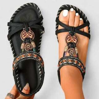 Sandales orthopédiques Maryna™ noires à brides croisées, pendentifs décoratifs et semelle