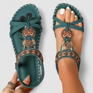 Sandales orthopédiques Maryna™ vertes à lanières croisées, pendentifs décoratifs et semelle