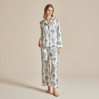 Ensemble pyjama satin femme: chemise boutonnée à revers, pantalon long imprimé montgolfières