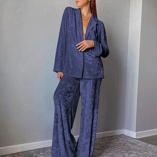 Ensemble pyjama en velours bleu nuit pour femme : chemise à revers et pantalon large