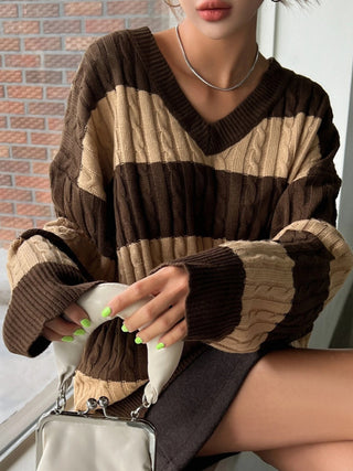Pull torsadé rayé marron et beige, col V, manches longues bouffantes