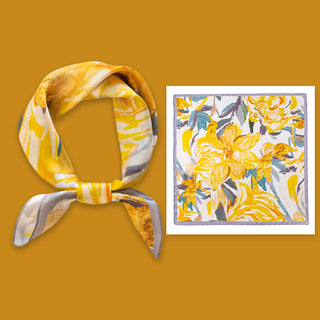 Foulard en soie jaune et gris à motif floral, nœud central