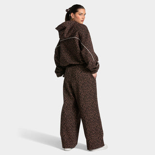 Ensemble sport femme sweat à capuche et pantalon ample imprimé léopard marron foncé