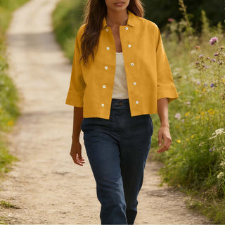 Chemisier court jaune à manches courtes et double boutonnage