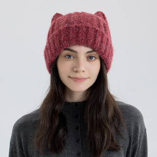 Bonnet oreilles de chat en maille bordeaux côtelée, laine douce