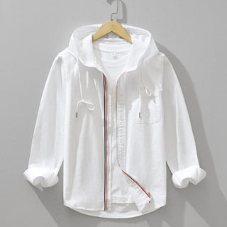 Veste à capuche en lin blanc, fermeture zippée, poches et cordons décoratifs.