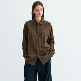 Chemise en lin marron ample, col classique et boutons devant