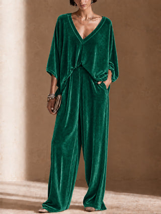 Ensemble en velours vert : haut ample à col V et pantalon large