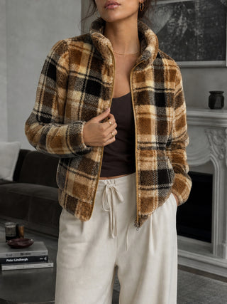 Veste à carreaux sherpa marron avec col montant, zip intégral et poignets côtelés