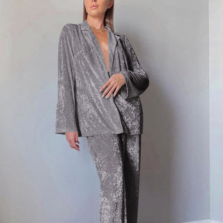 Ensemble pyjama en velours gris foncé pour femme : chemise à revers et pantalon large