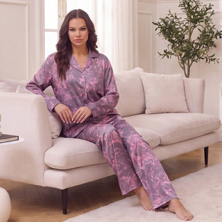 Ensemble pyjama satin violet : chemise boutonnée à col et pantalon long imprimé toile de Jouy
