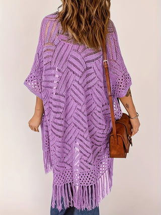 Gilet kimono long violet au crochet, manches courtes ajourées et franges