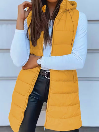 Gilet matelassé sans manches ocre avec capuche et fermeture zippée intégrale