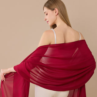 Châle en chiffon uni rouge, grand foulard fluide, porté sur les épaules