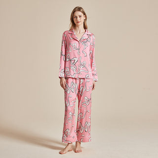 Ensemble de pyjama satin femme rose à imprimé animaux, chemise boutonnée à revers et pantalon long