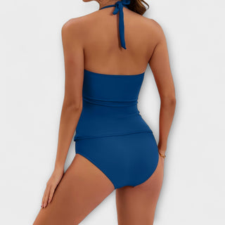 Bikini deux pièces bleu au dos : haut noué et bas taille haute