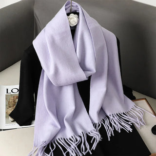 Écharpe en laine lilas pâle à franges