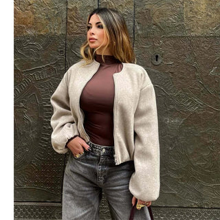 Veste bomber courte en polaire beige, fermeture éclair et poches latérales