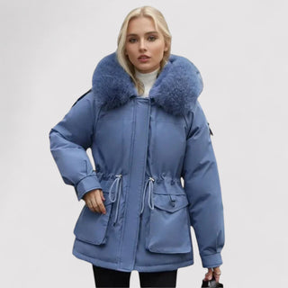 Manteau d’hiver Sofia bleu, capuche bordée de fourrure, cordons et poches